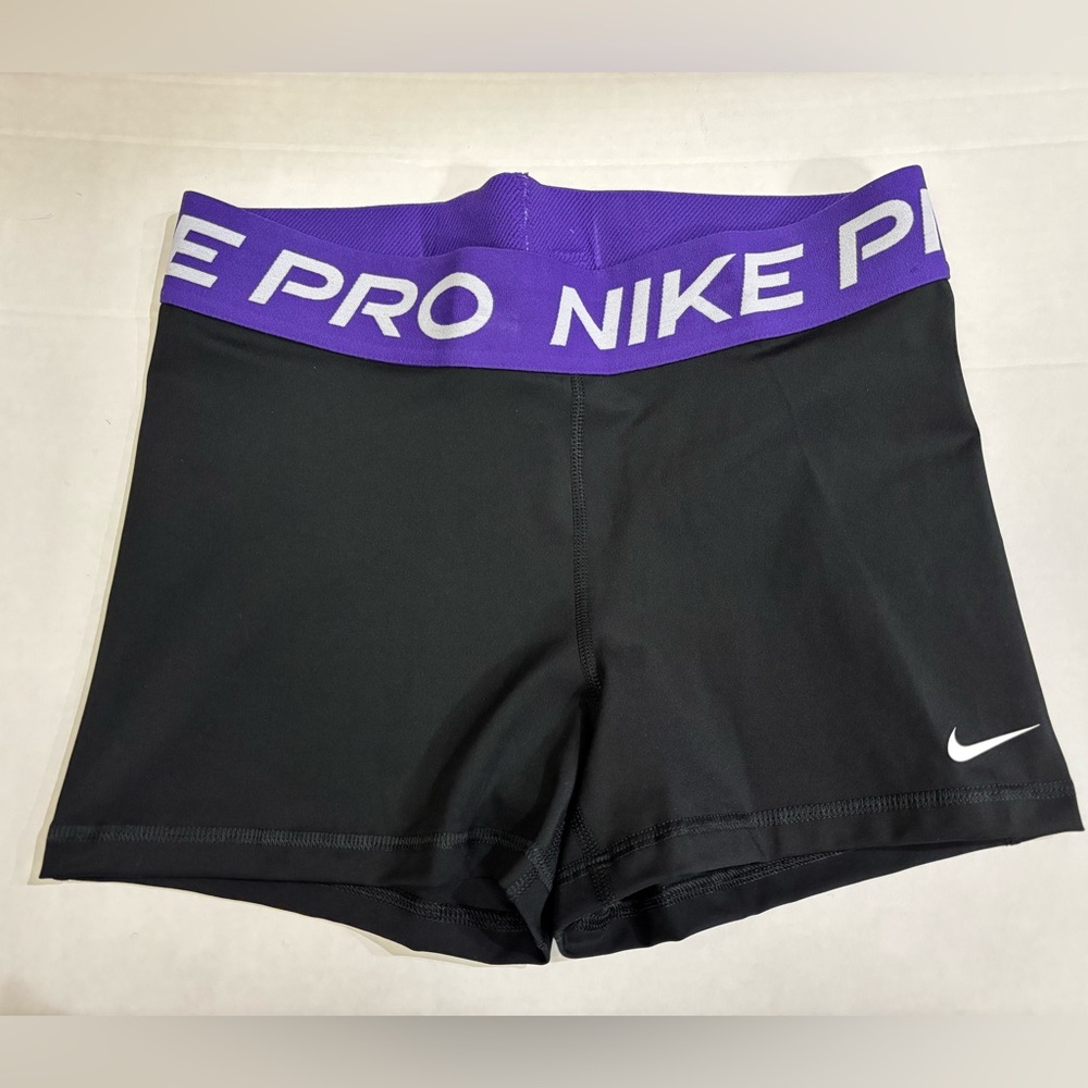 New! Women’s Nike Pro Traning Shorts Mid Rise 3” Black/dark purple